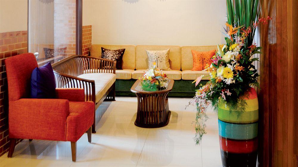 Lullaby Inn Silom Bangkok Esterno foto